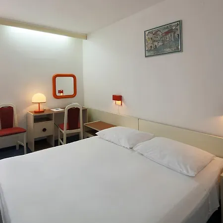 Minerva Hotel 3*